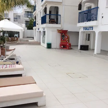 In Ajía Nápa