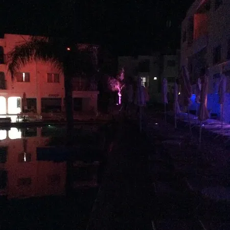 In * Ajía Nápa